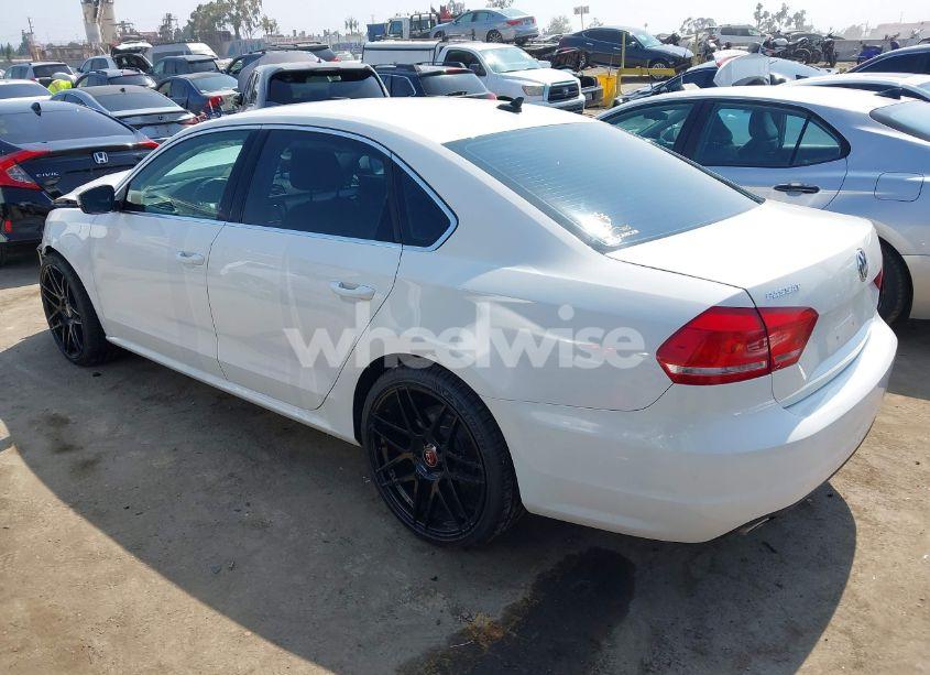 Photo 3 of 2014 Volkswagen Passat 2.0L TDI SE (VIN 1VWBN7A3XEC068708)