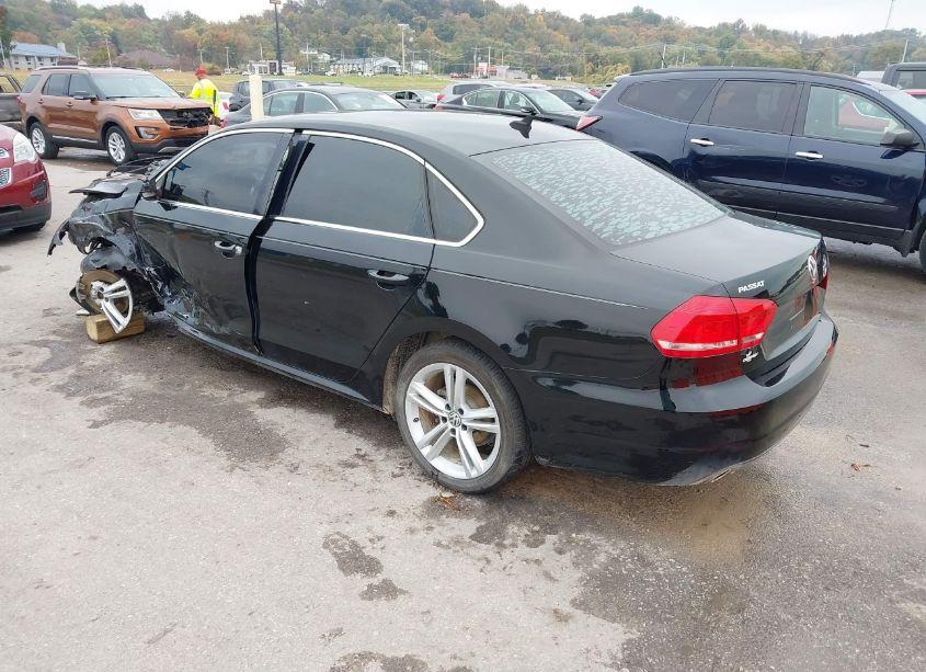 Photo 3 of 2014 Volkswagen Passat 2.0L TDI SE (VIN 1VWBN7A3XEC086819)
