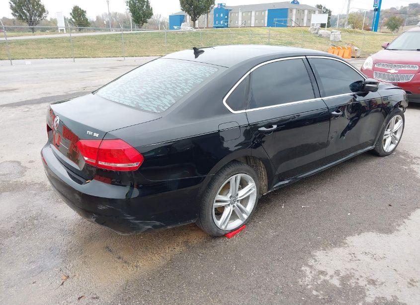 Photo 4 of 2014 Volkswagen Passat 2.0L TDI SE (VIN 1VWBN7A3XEC086819)