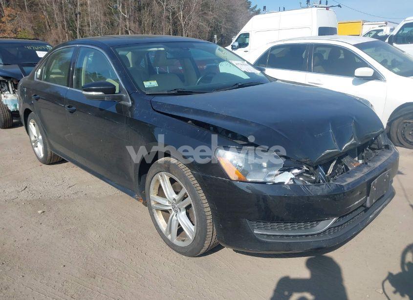 2014 Volkswagen Passat 2.0L TDI SE (VIN 1VWBN7A3XEC093110) main photo