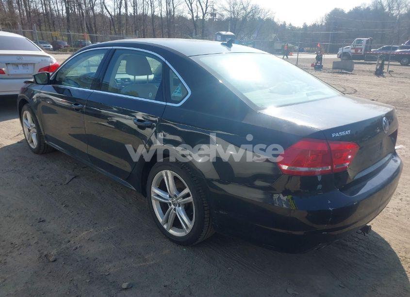 Photo 3 of 2014 Volkswagen Passat 2.0L TDI SE (VIN 1VWBN7A3XEC093110)