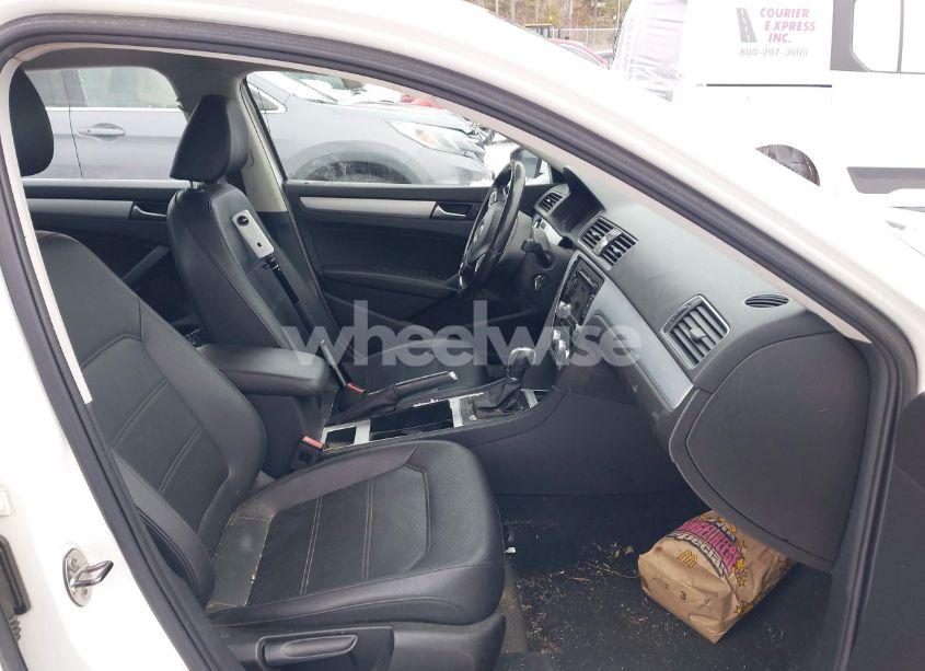 Photo 5 of 2012 Volkswagen Passat 2.5L SE (VIN 1VWBP7A30CC009691)
