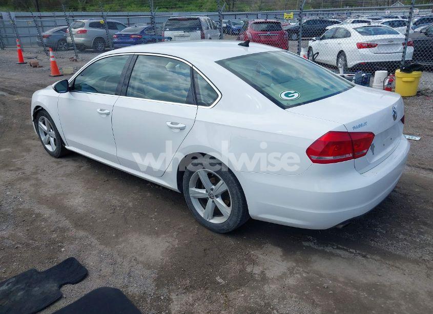 Photo 3 of 2012 Volkswagen Passat 2.5L SE (VIN 1VWBP7A30CC017600)