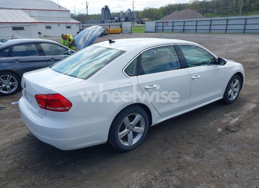 Photo 4 of 2012 Volkswagen Passat 2.5L SE (VIN 1VWBP7A30CC017600)
