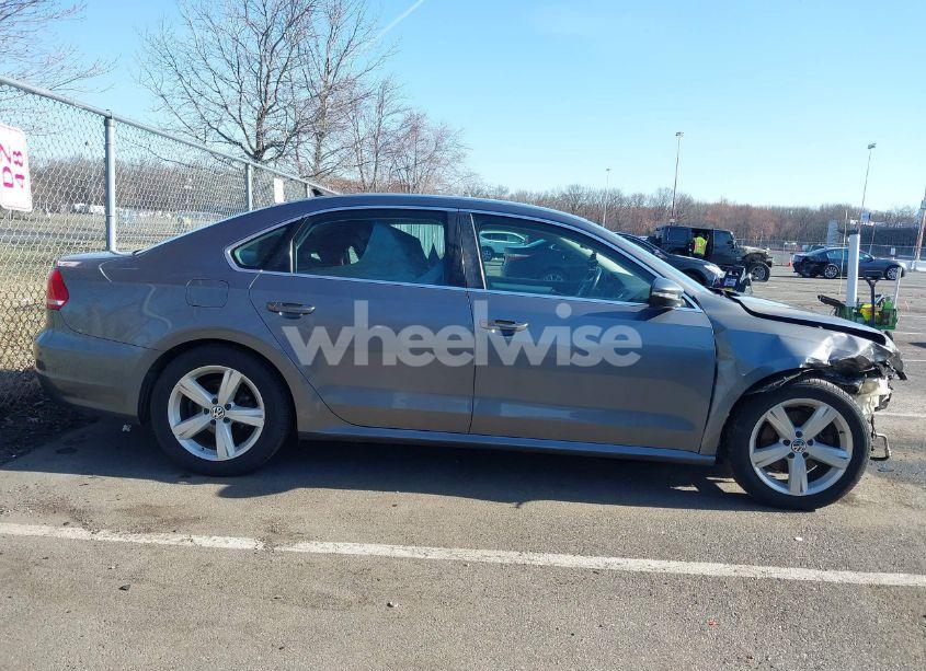 Photo 13 of 2012 Volkswagen Passat 2.5L SE (VIN 1VWBP7A30CC029066)