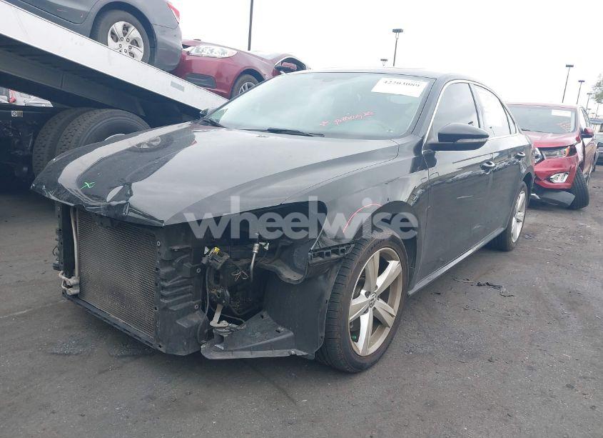 Photo 2 of 2012 Volkswagen Passat 2.5L SE (VIN 1VWBP7A30CC029505)