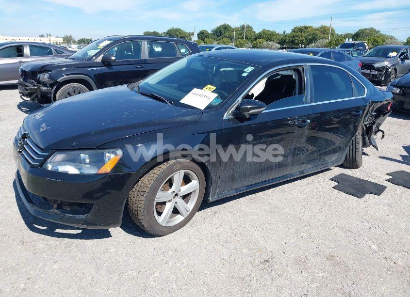 Photo 2 of 2012 Volkswagen Passat 2.5L SE (VIN 1VWBP7A30CC091163)