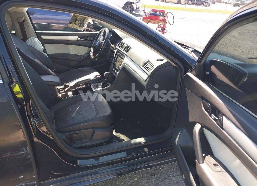 Photo 5 of 2012 Volkswagen Passat 2.5L SE (VIN 1VWBP7A30CC091163)