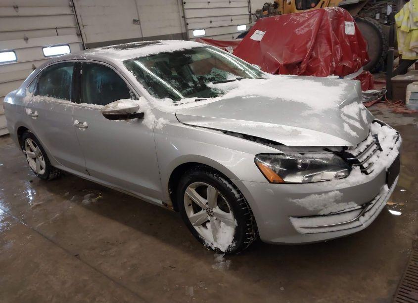 2012 Volkswagen Passat 2.5L SE (VIN 1VWBP7A30CC096427) main photo