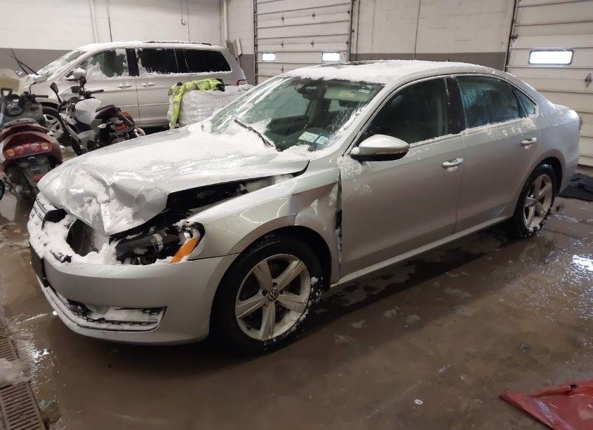 Photo 2 of 2012 Volkswagen Passat 2.5L SE (VIN 1VWBP7A30CC096427)