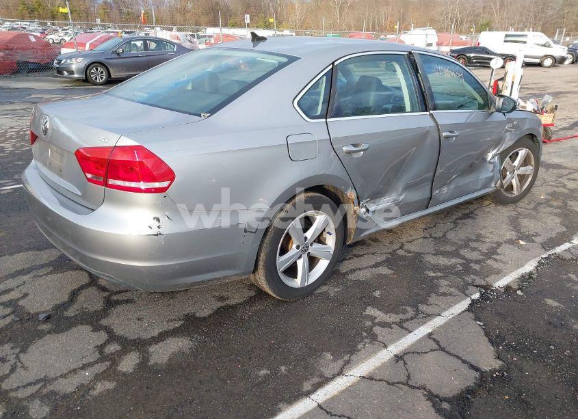 Photo 4 of 2012 Volkswagen Passat 2.5L SE (VIN 1VWBP7A30CC099277)