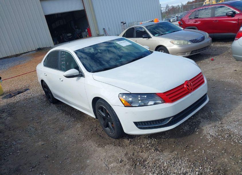 2012 Volkswagen Passat 2.5L SE (VIN 1VWBP7A30CC106230) main photo