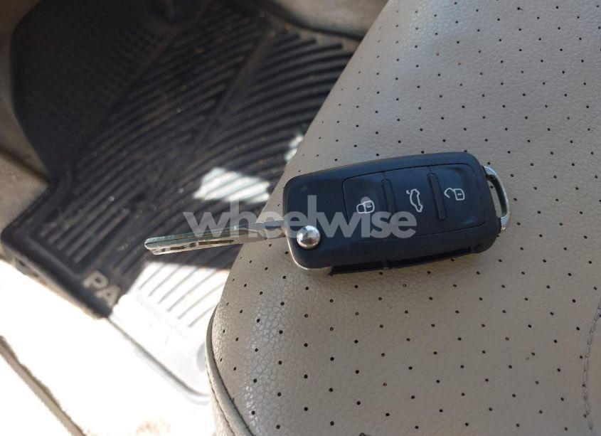 Photo 11 of 2012 Volkswagen Passat 2.5L SE (VIN 1VWBP7A30CC107216)