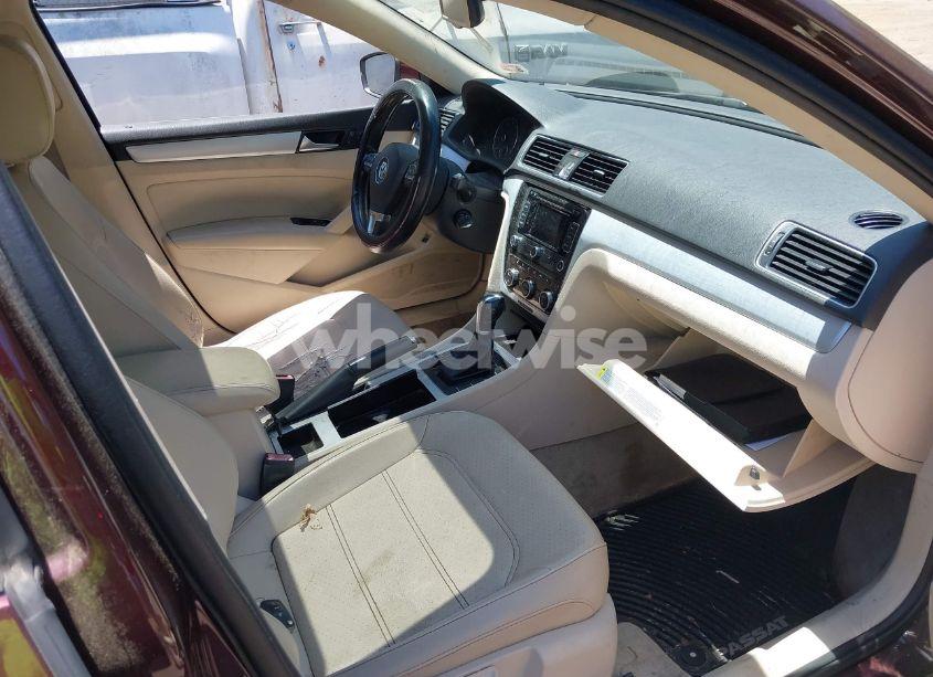 Photo 5 of 2012 Volkswagen Passat 2.5L SE (VIN 1VWBP7A30CC107216)
