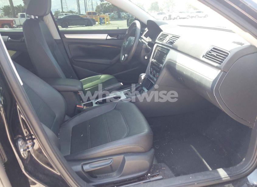 Photo 5 of 2013 Volkswagen Passat 2.5L SE (VIN 1VWBP7A30DC043938)