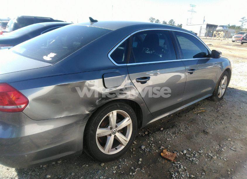 Photo 6 of 2013 Volkswagen Passat 2.5L SE (VIN 1VWBP7A30DC075319)