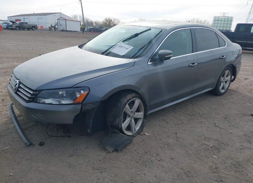 Photo 2 of 2013 Volkswagen Passat 2.5L SE (VIN 1VWBP7A30DC089818)