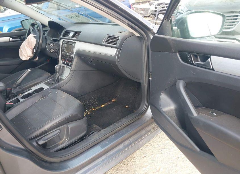 Photo 5 of 2013 Volkswagen Passat 2.5L SE (VIN 1VWBP7A30DC089818)