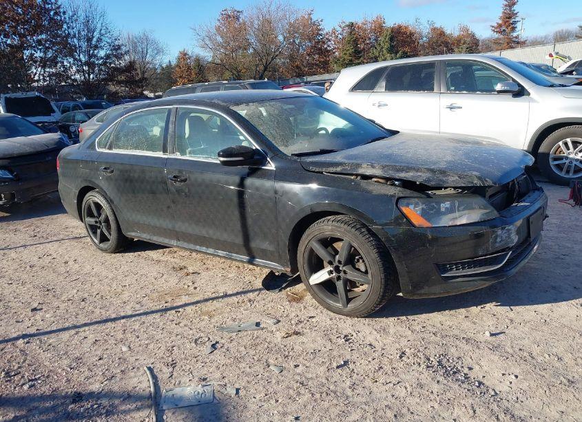 2013 Volkswagen Passat 2.5L SE (VIN 1VWBP7A30DC090841) main photo