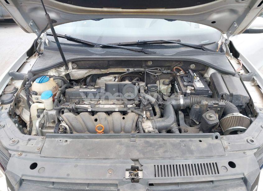 Photo 10 of 2013 Volkswagen Passat 2.5L SE (VIN 1VWBP7A30DC115737)