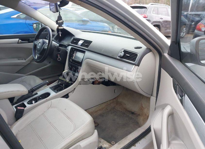 Photo 5 of 2013 Volkswagen Passat 2.5L SE (VIN 1VWBP7A30DC115737)