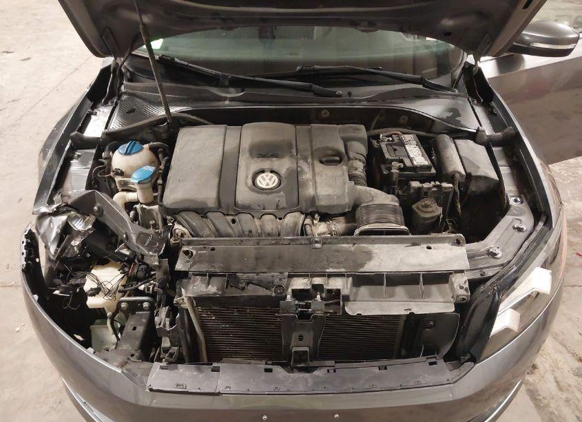 Photo 10 of 2014 Volkswagen Passat 2.5L SE (VIN 1VWBP7A30EC004168)