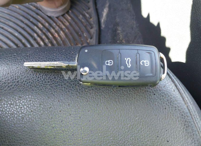 Photo 11 of 2012 Volkswagen Passat 2.5L SE (VIN 1VWBP7A31CC024362)