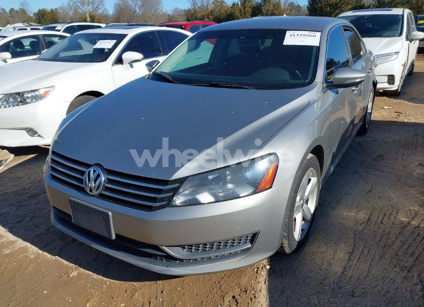 Photo 2 of 2012 Volkswagen Passat 2.5L SE (VIN 1VWBP7A31CC024362)