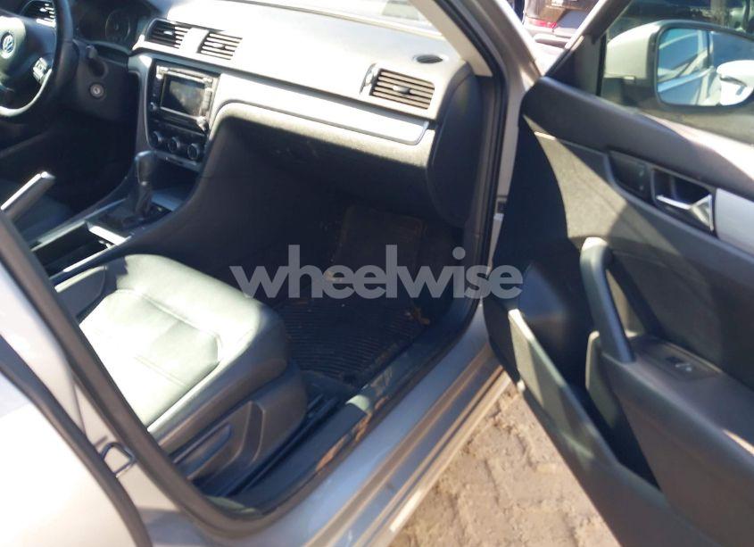 Photo 5 of 2012 Volkswagen Passat 2.5L SE (VIN 1VWBP7A31CC024362)