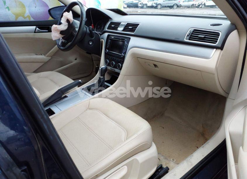 Photo 5 of 2012 Volkswagen Passat 2.5L SE (VIN 1VWBP7A31CC045552)