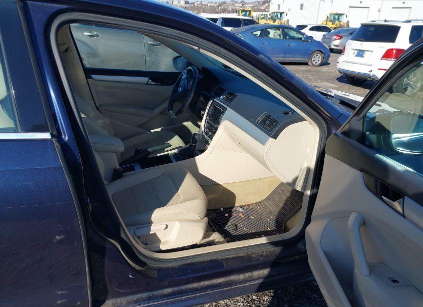 Photo 5 of 2012 Volkswagen Passat 2.5L SE (VIN 1VWBP7A31CC093214)