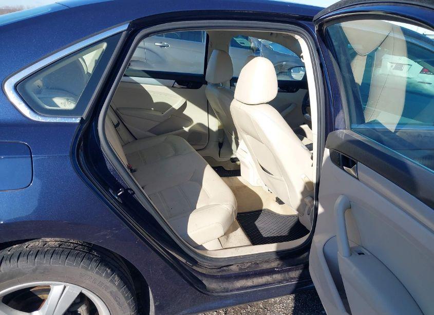 Photo 8 of 2012 Volkswagen Passat 2.5L SE (VIN 1VWBP7A31CC093214)