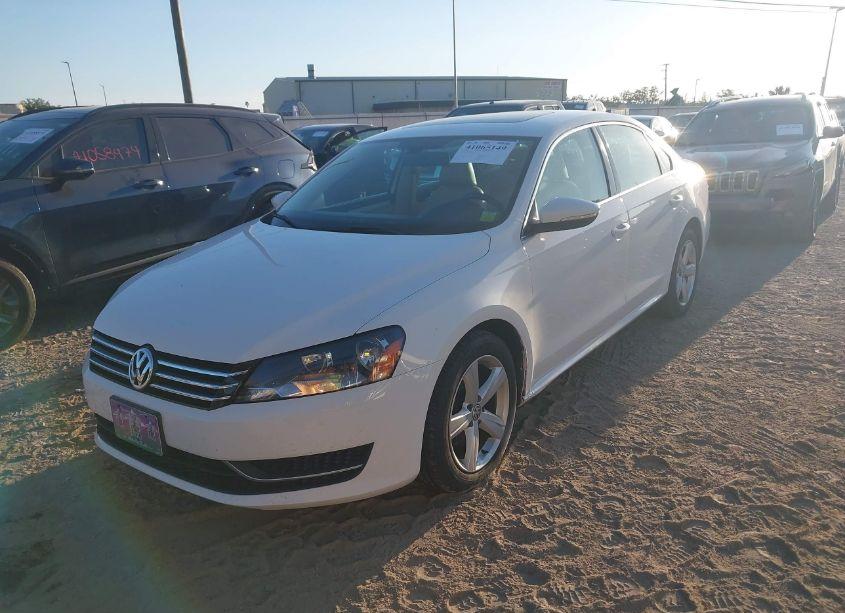 Photo 2 of 2012 Volkswagen Passat 2.5L SE (VIN 1VWBP7A31CC094685)