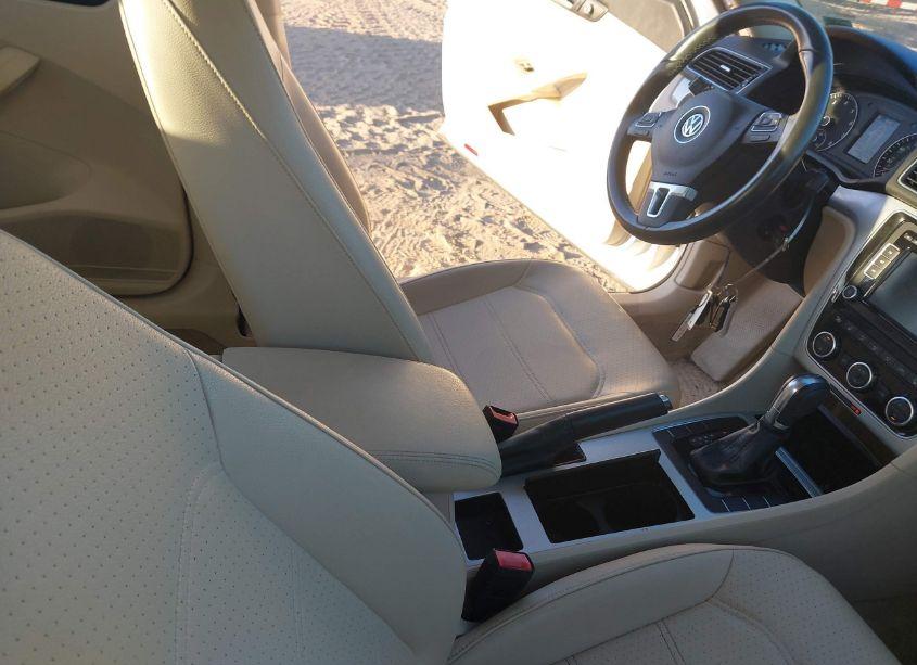 Photo 5 of 2012 Volkswagen Passat 2.5L SE (VIN 1VWBP7A31CC094685)