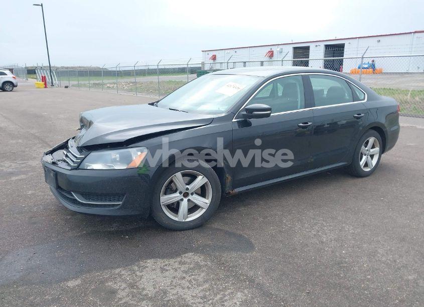 Photo 2 of 2013 Volkswagen Passat 2.5L SE (VIN 1VWBP7A31DC017929)