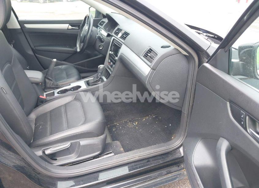 Photo 5 of 2013 Volkswagen Passat 2.5L SE (VIN 1VWBP7A31DC017929)