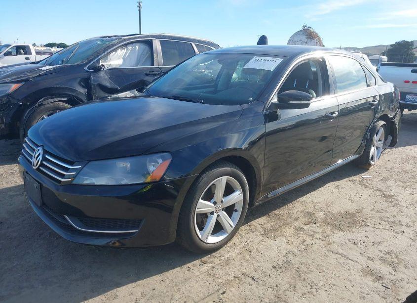 Photo 2 of 2013 Volkswagen Passat 2.5L SE (VIN 1VWBP7A31DC063695)