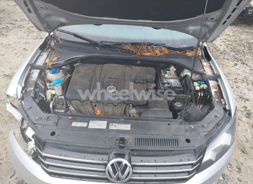 Photo 10 of 2013 Volkswagen Passat 2.5L SE (VIN 1VWBP7A31DC073515)