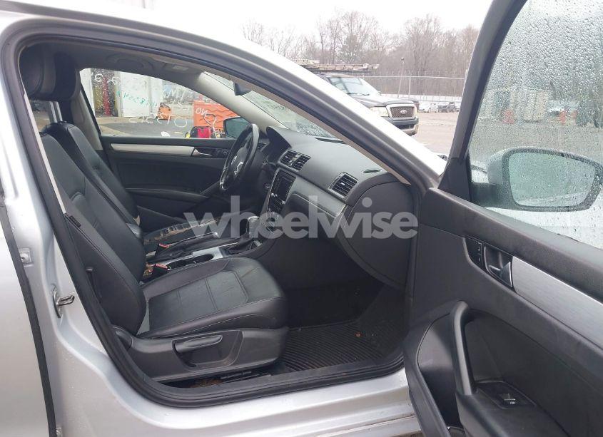 Photo 5 of 2013 Volkswagen Passat 2.5L SE (VIN 1VWBP7A31DC073515)