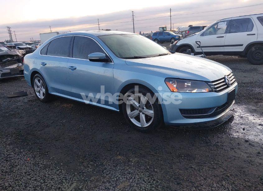 2013 Volkswagen Passat 2.5L SE (VIN 1VWBP7A31DC116105) main photo