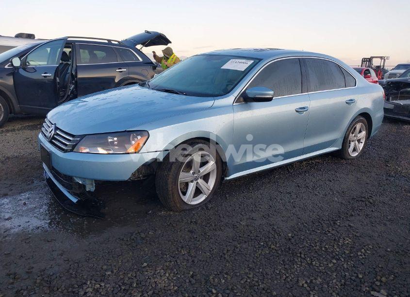 Photo 2 of 2013 Volkswagen Passat 2.5L SE (VIN 1VWBP7A31DC116105)