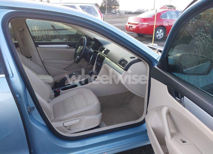 Photo 5 of 2013 Volkswagen Passat 2.5L SE (VIN 1VWBP7A31DC116105)