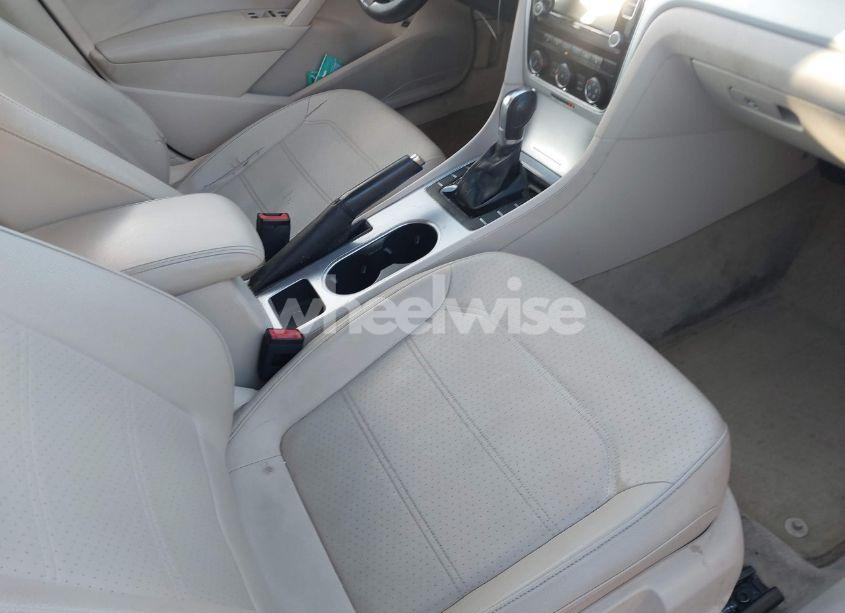 Photo 5 of 2013 Volkswagen Passat 2.5L SE (VIN 1VWBP7A31DC126908)