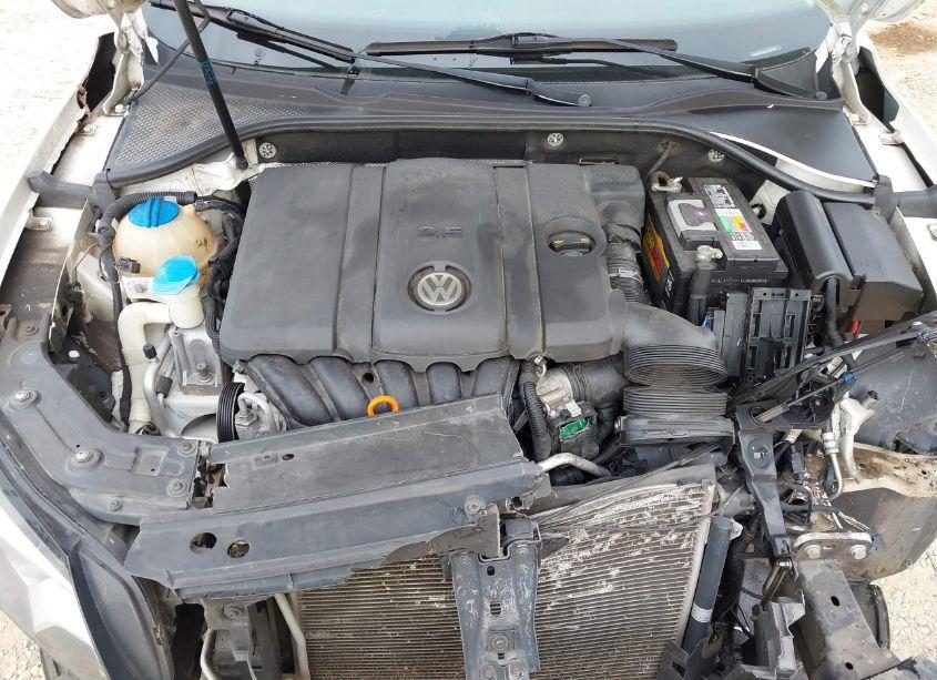 Photo 10 of 2013 Volkswagen Passat 2.5L SE (VIN 1VWBP7A31DC128755)