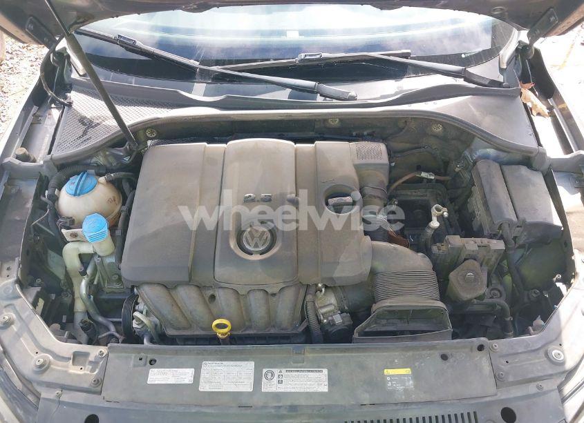Photo 10 of 2013 Volkswagen Passat 2.5L SE (VIN 1VWBP7A31DC136760)