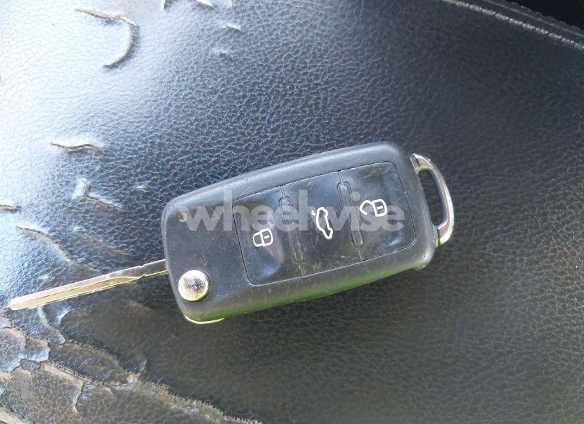 Photo 11 of 2013 Volkswagen Passat 2.5L SE (VIN 1VWBP7A31DC136760)