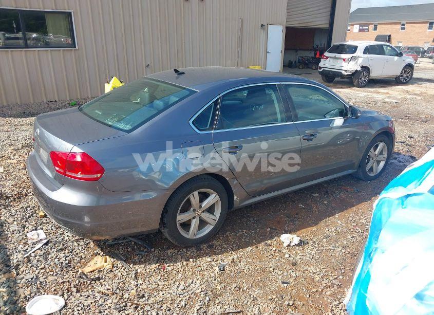 Photo 4 of 2013 Volkswagen Passat 2.5L SE (VIN 1VWBP7A31DC136760)