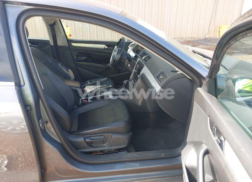 Photo 5 of 2013 Volkswagen Passat 2.5L SE (VIN 1VWBP7A31DC136760)