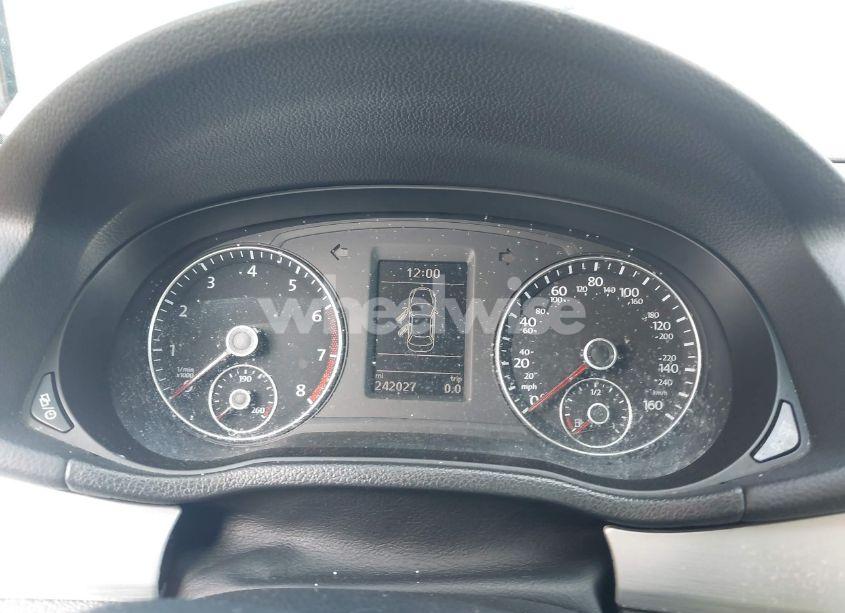 Photo 7 of 2013 Volkswagen Passat 2.5L SE (VIN 1VWBP7A31DC136760)