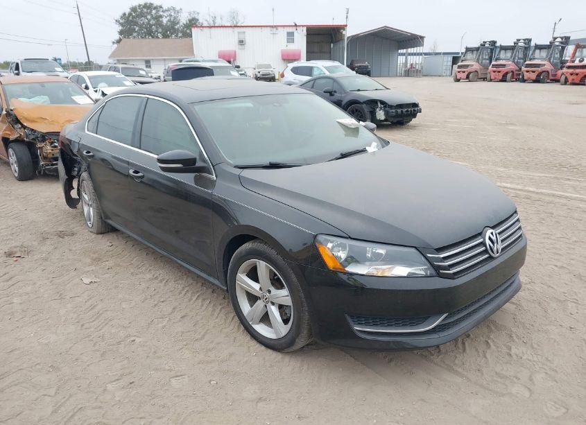 2013 Volkswagen Passat 2.5L SE (VIN 1VWBP7A31DC136970) main photo